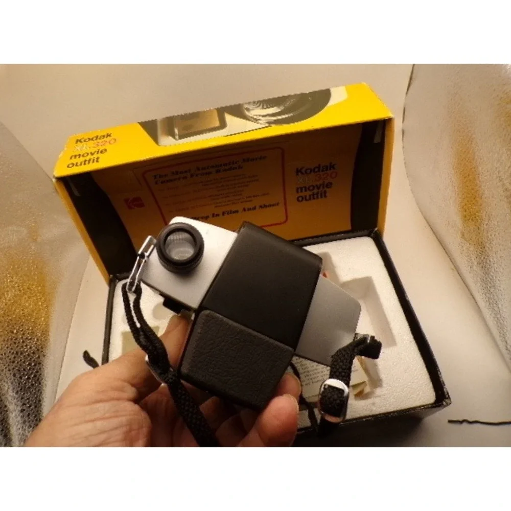 Kodak‎ XL320 Movie Outfit 8mm Film Camera Vintage Retro Automatic Untested